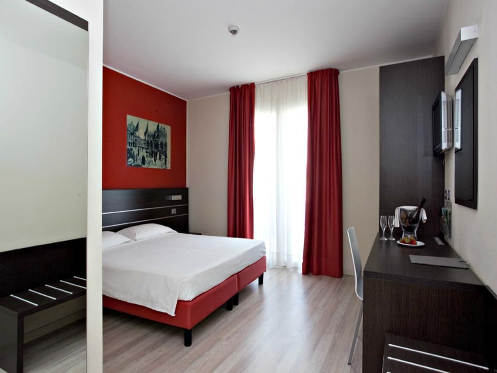 Vienna Hotel 3*