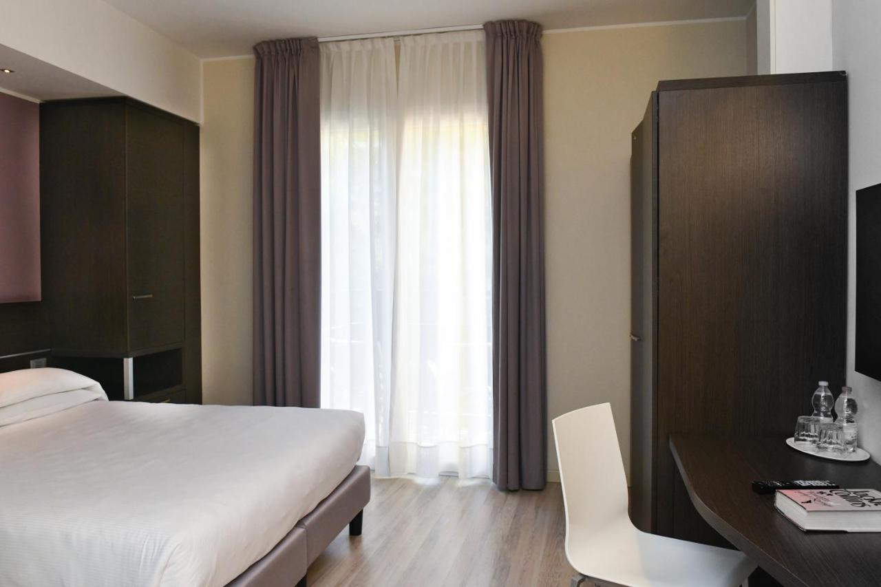 Vienna Hotel 3*