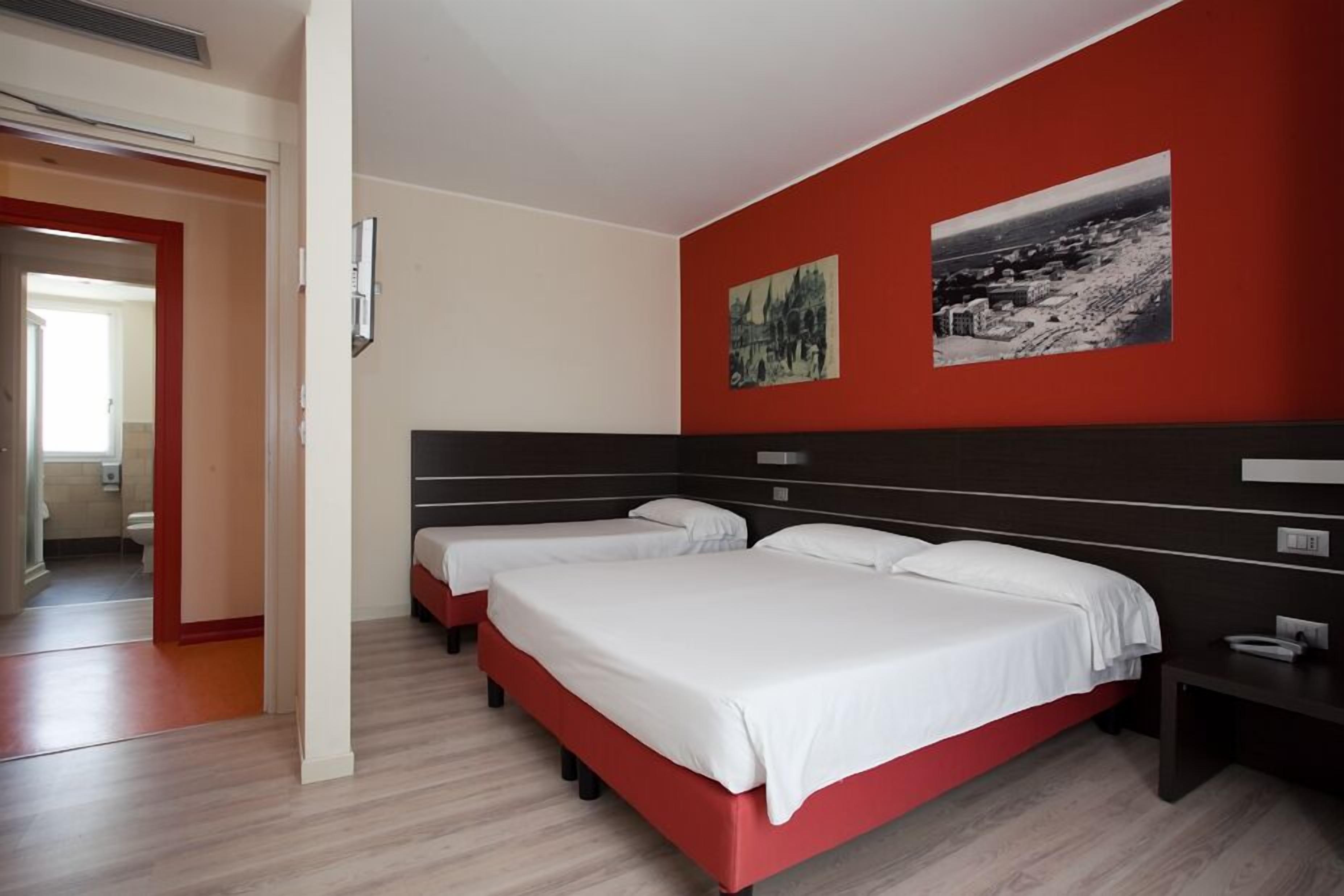 Vienna Hotel 3*