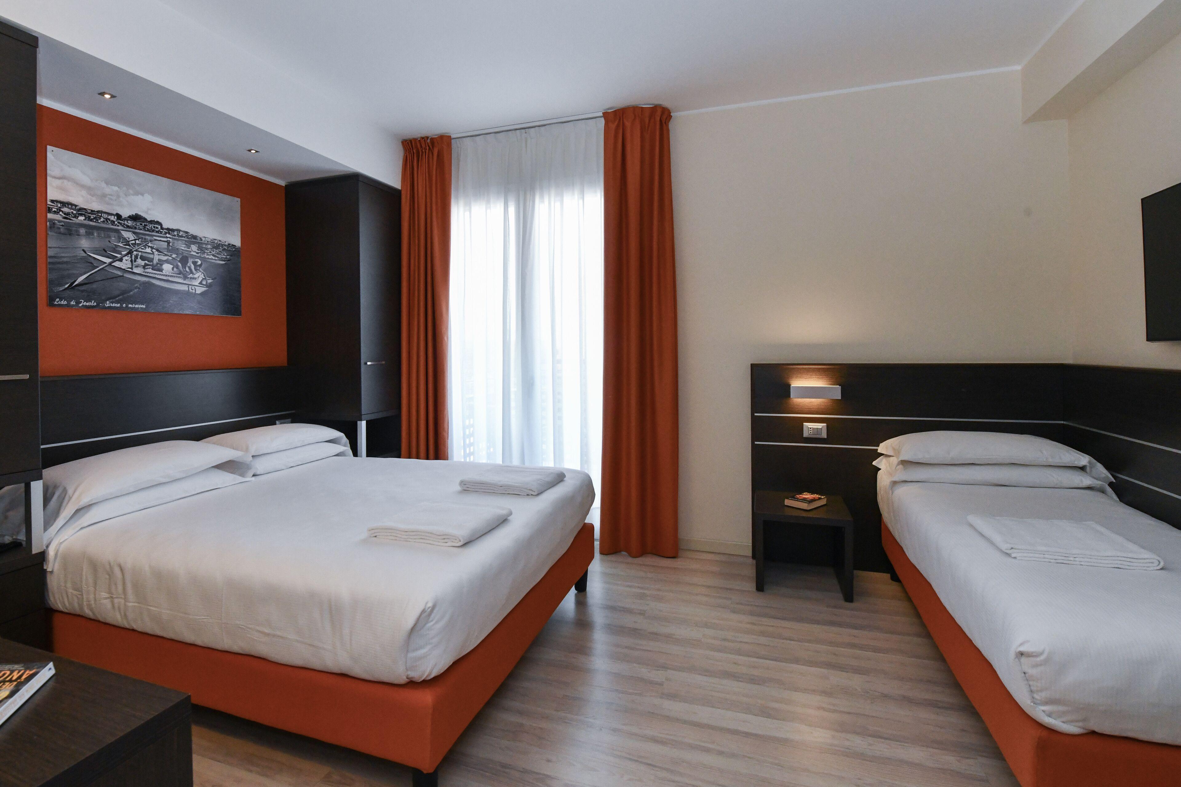Vienna Hotel 3*