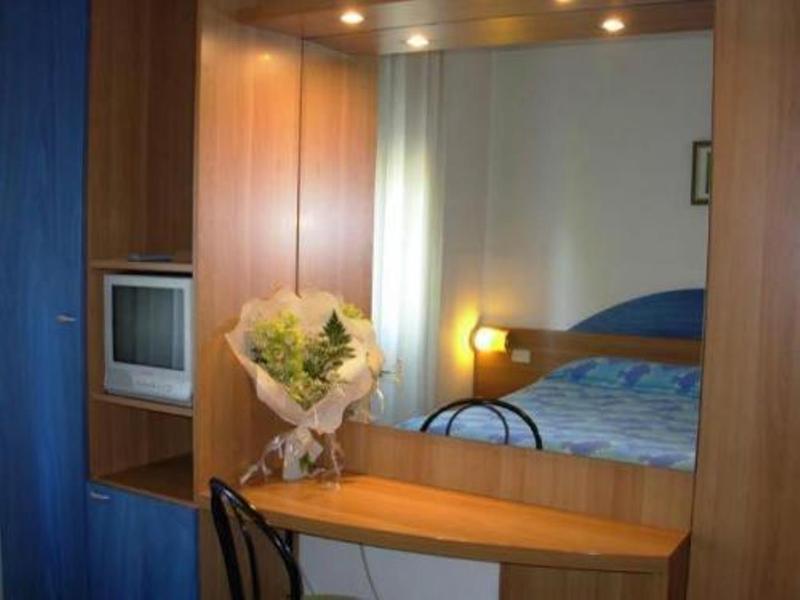 Vienna Hotel 3*