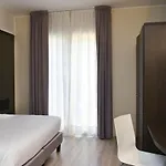 Vienna Hotel 3*