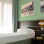 Vienna Hotel 3*